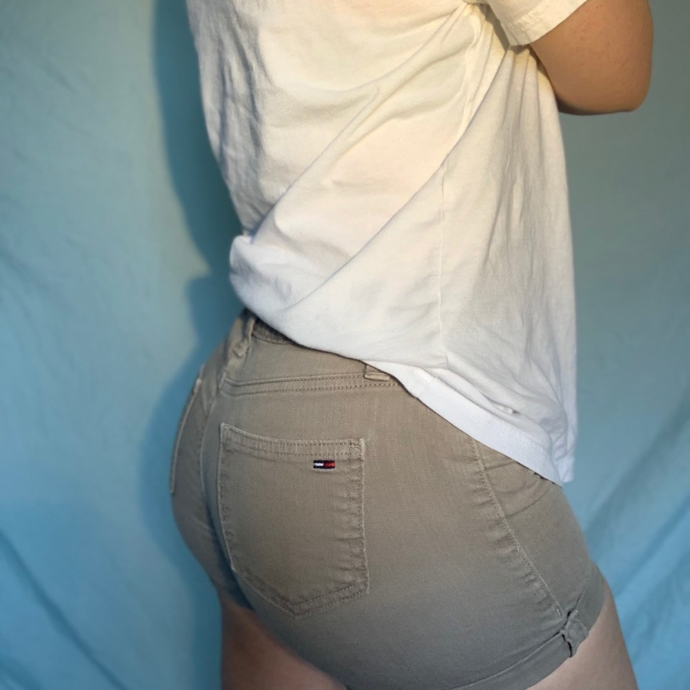 Tommy Hilfiger tan shorts